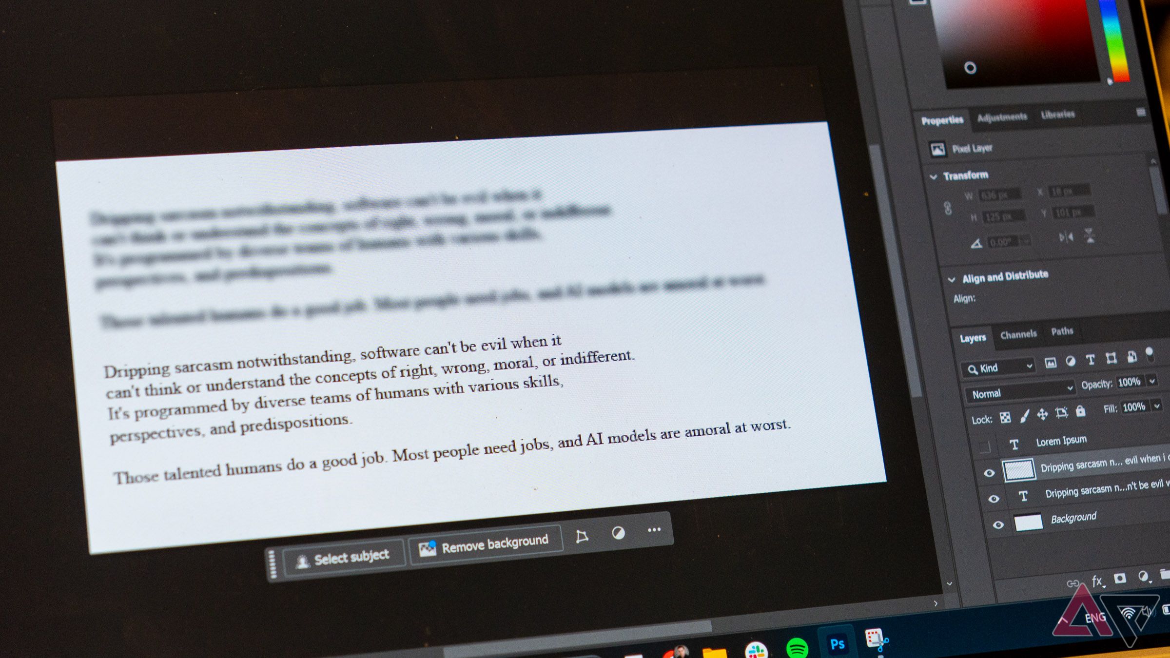 Una imagen de texto borrosa abierto en Photoshop en una computadora portátil
