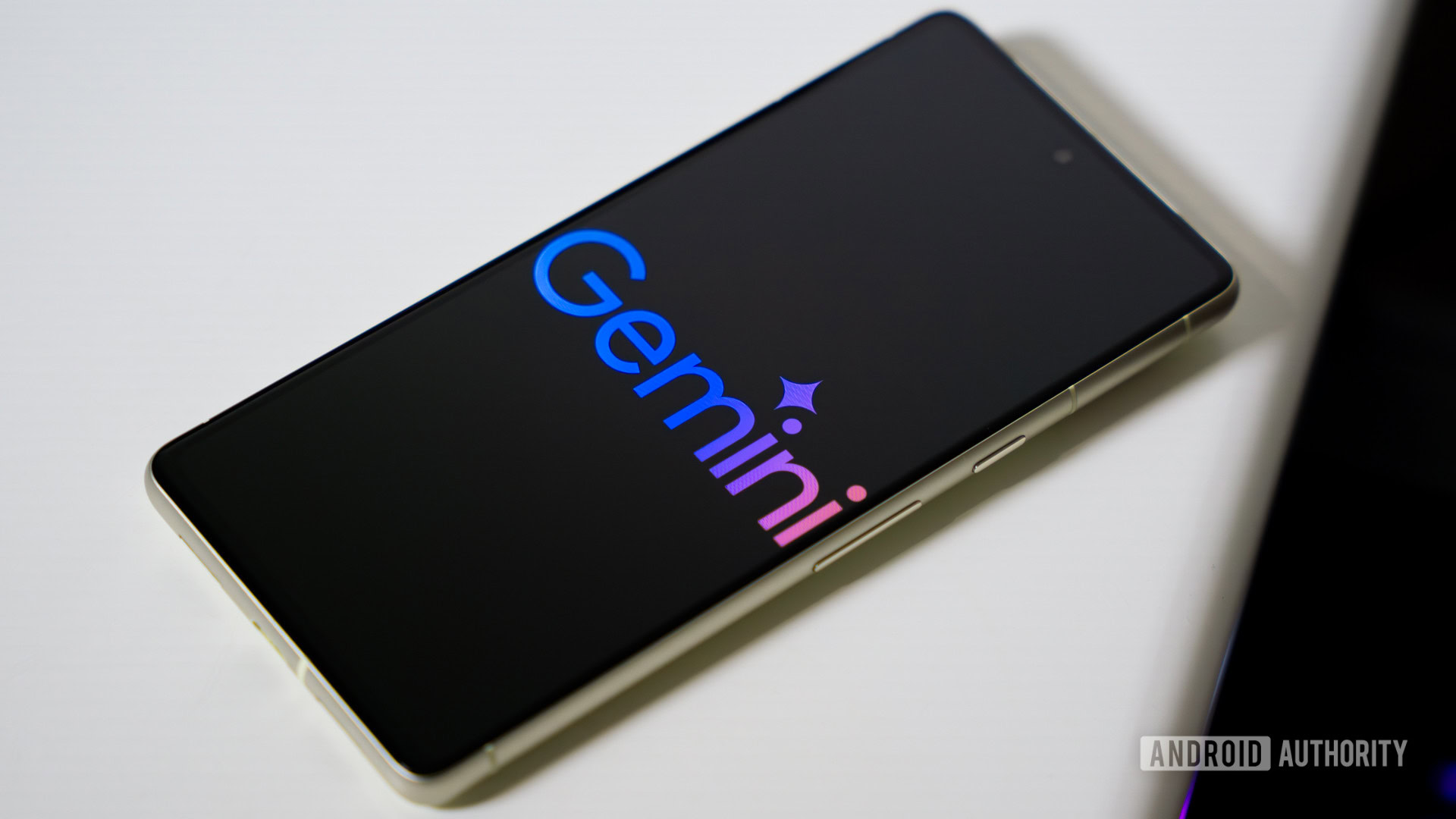 Google Gemini Logotipo en Foto de archivo del teléfono inteligente (3)
