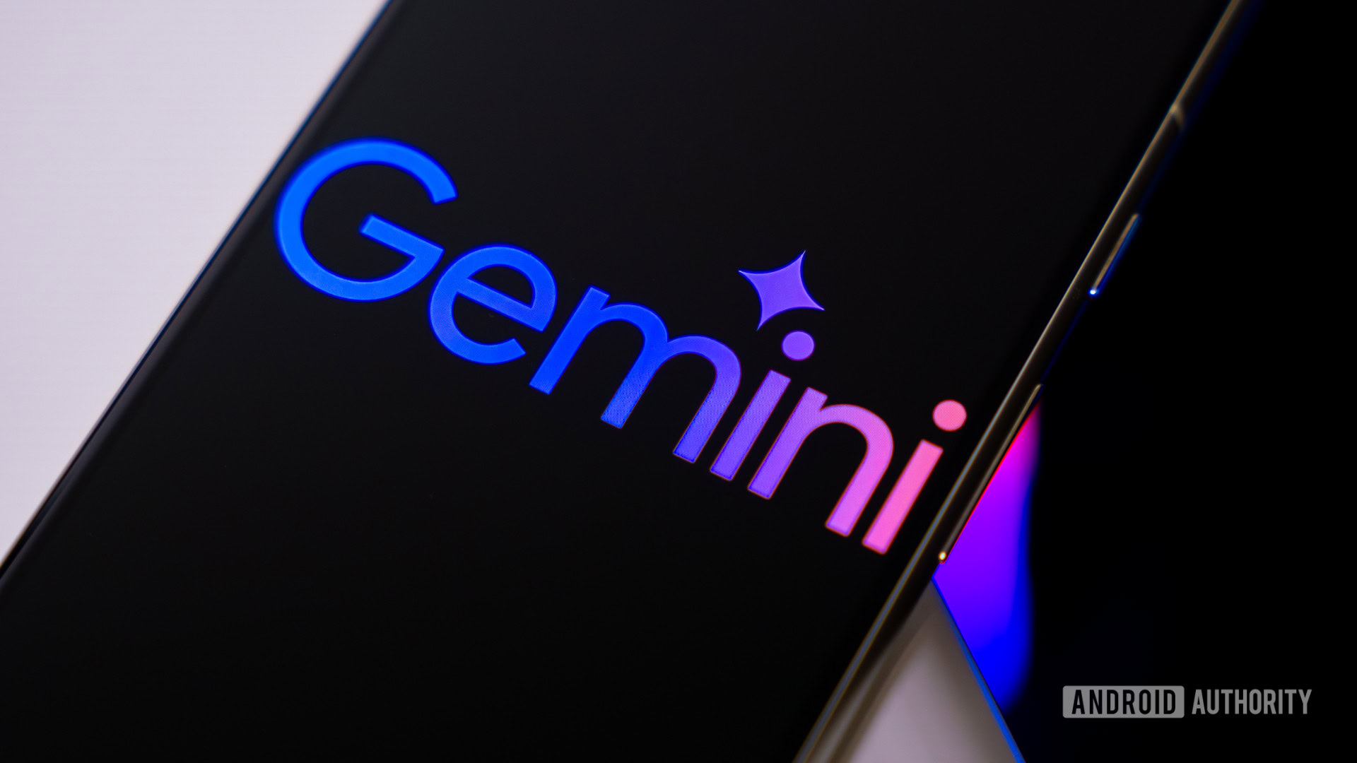 Google Gemini Logotipo en Foto de archivo del teléfono inteligente (4)