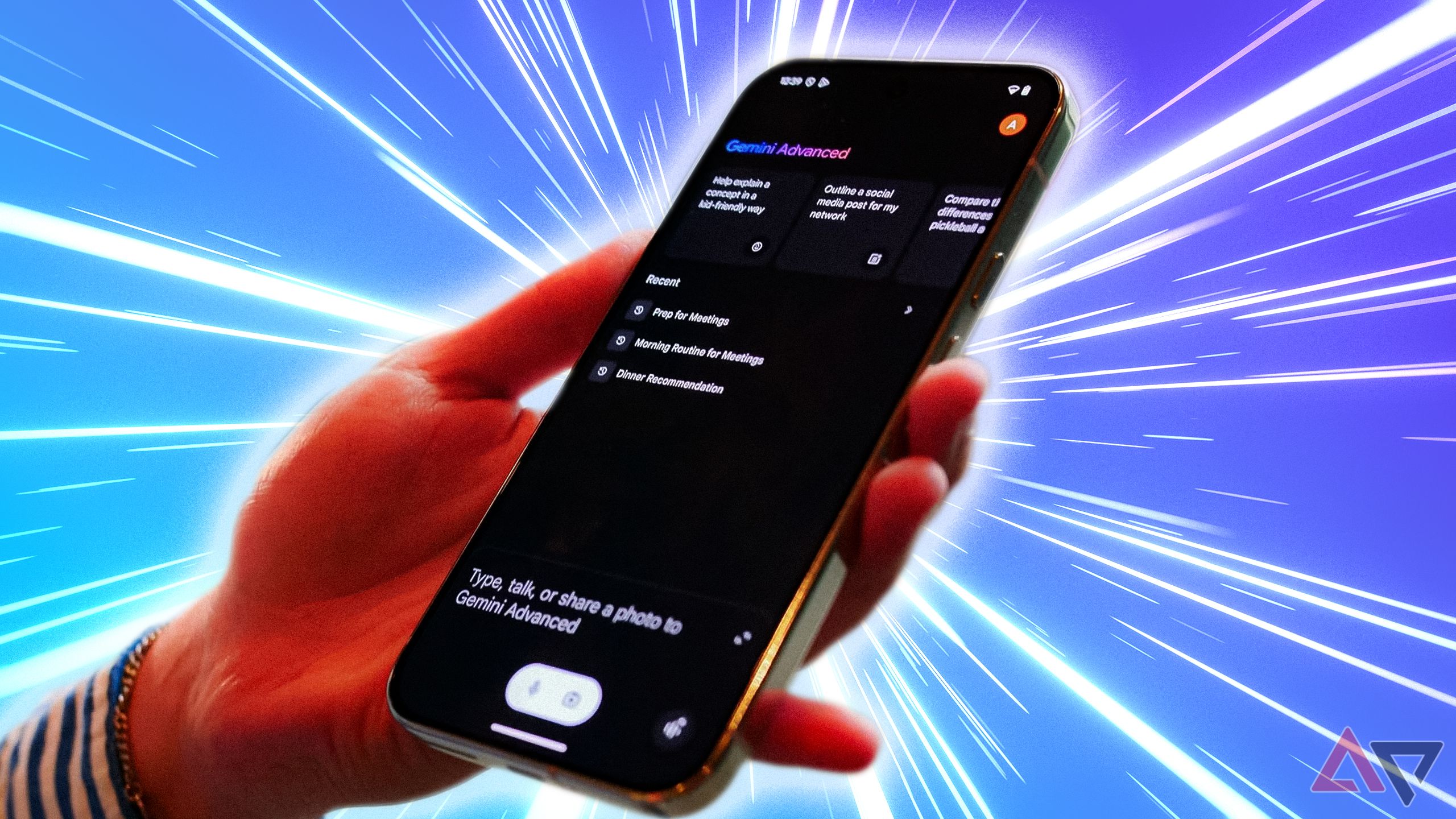 Una mano sosteniendo un teléfono y mostrando a Gemini avanzado en la pantalla del teléfono