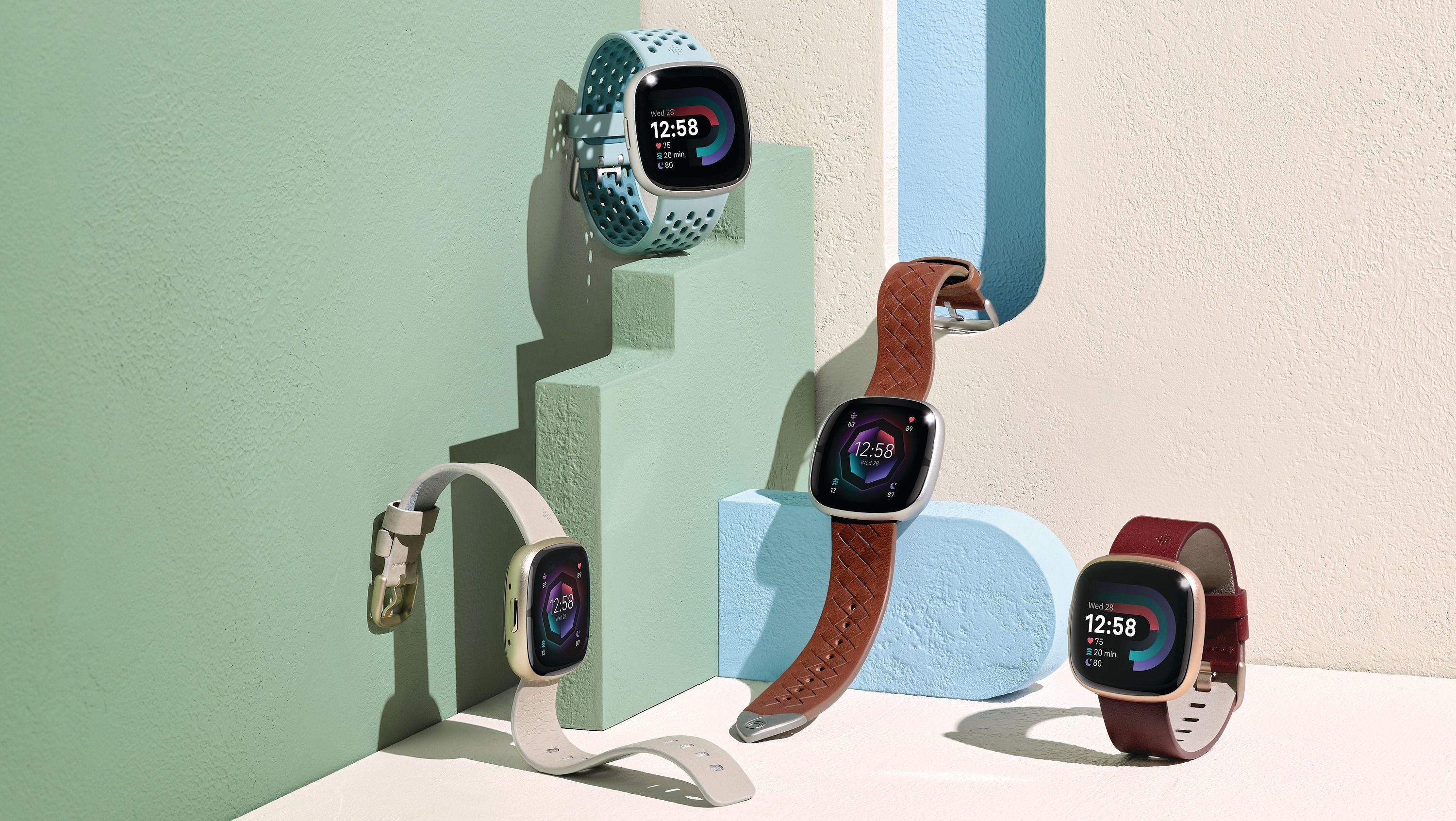 FitBit -ver-4-sense-2-Lifestyle-Official